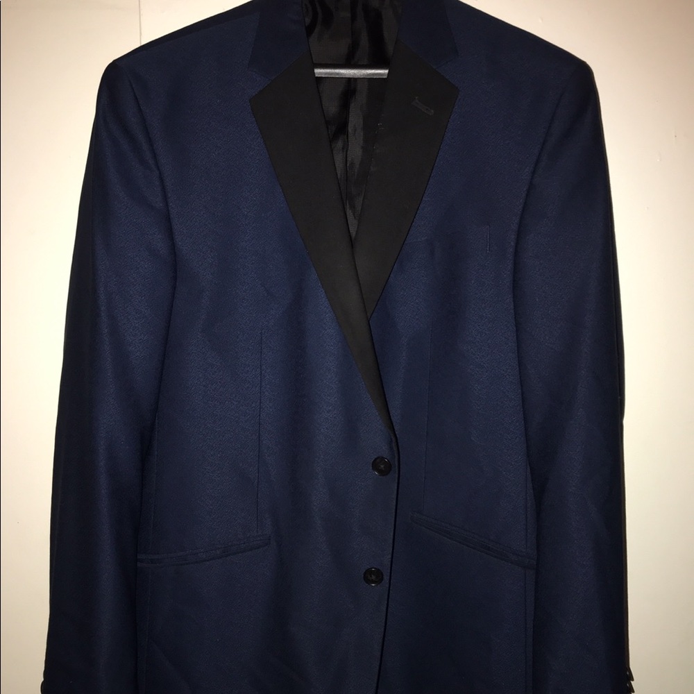navy and black suit jacket